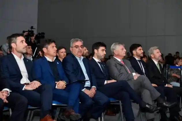 Kicillof junto a gobernadores: criticó la apertura del comercio exterior y pidió cuidar la industria