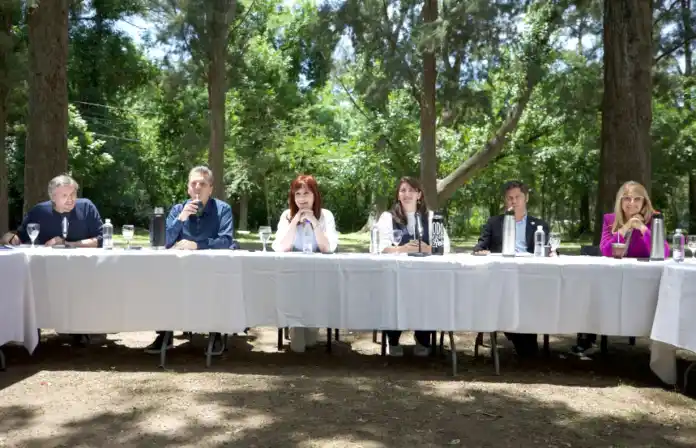 Máximo y Cristina Kirchner, Sergio Massa y Axel Kicillof, juntos en un encuentro convocado por el PJ bonaerense en Moreno.