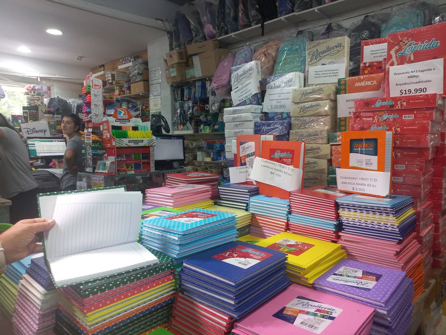 Una canasta de útiles escolares se puede conseguir por $50.000 o $60.000.