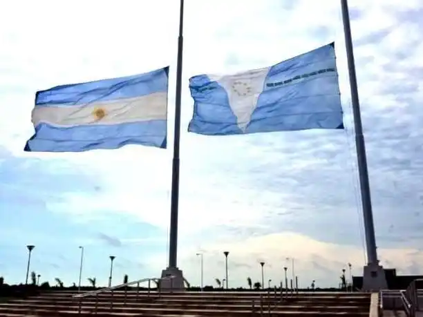 Insfrán decretó 7 días de duelo provincial