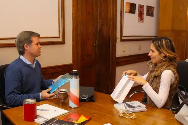 El Intendente Piaggio recibió a la politóloga Nerea Liebre