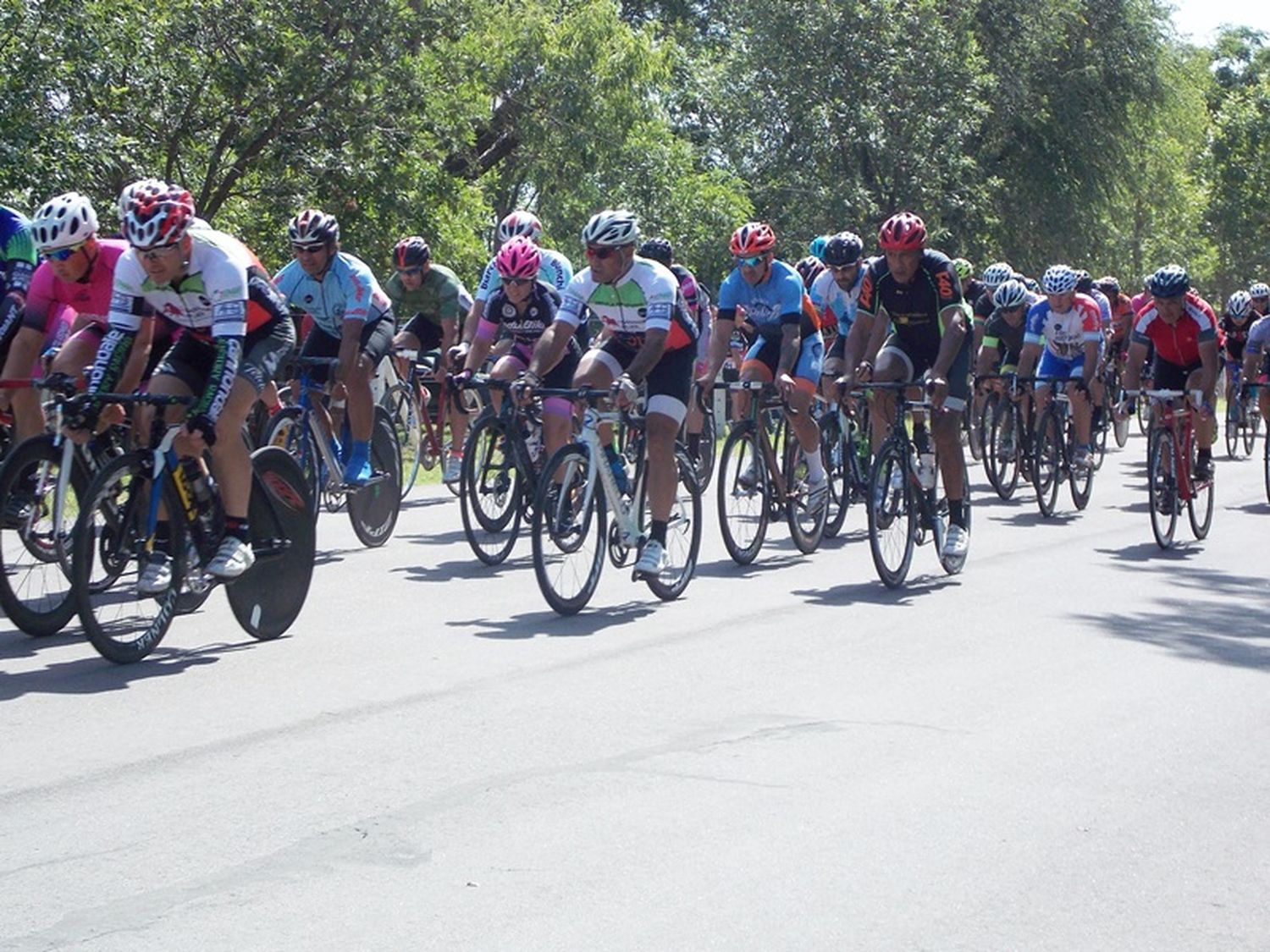 Ocho meses después, volvió el ciclismo al Panorámico del Oeste con alrededor de 300 inscriptos