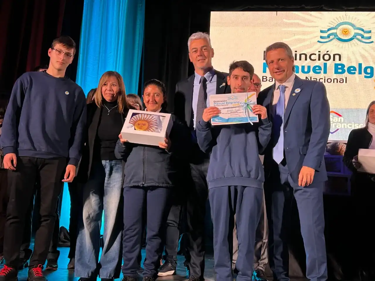 Bernarte destacó el esfuerzo, la dedicación y los valores de los jóvenes reconocidos.