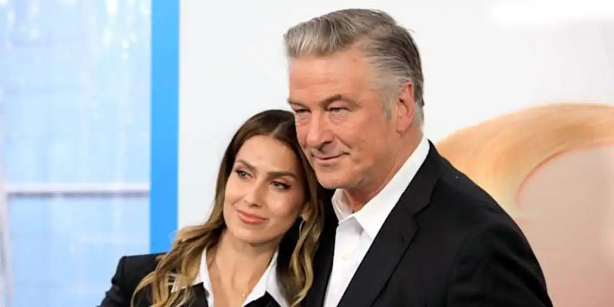 La esposa de Alec Baldwin rompió el silencio: “Es imposible de expresar el shock y la tristeza”
