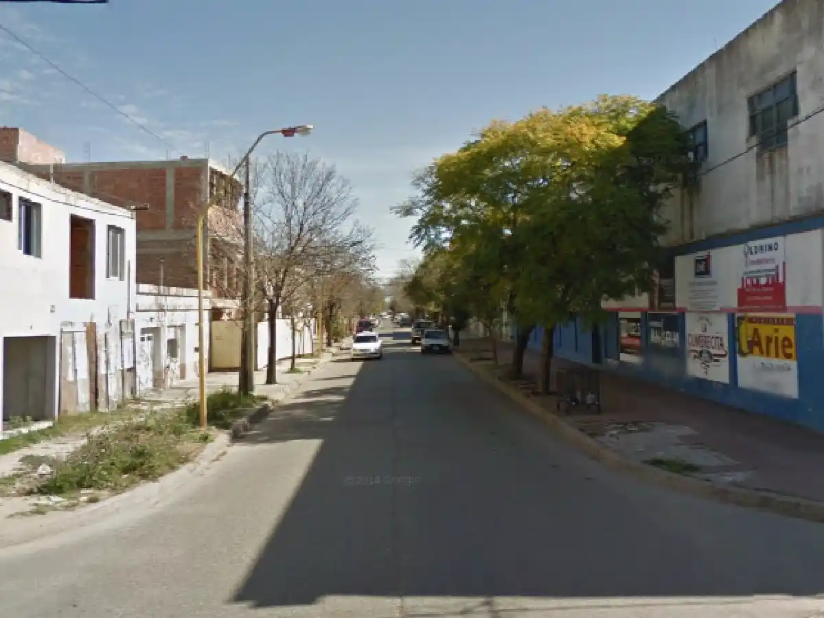 Prohíben estacionar en un sector de calle Cabrera   