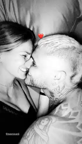 La China Suárez compartió una imagen en la cama junto a Mauro Icardi a horas de la audiencia judicial con Wanda Nara, y desató una ola de reacciones en redes sociales/ @sangrejaponesa