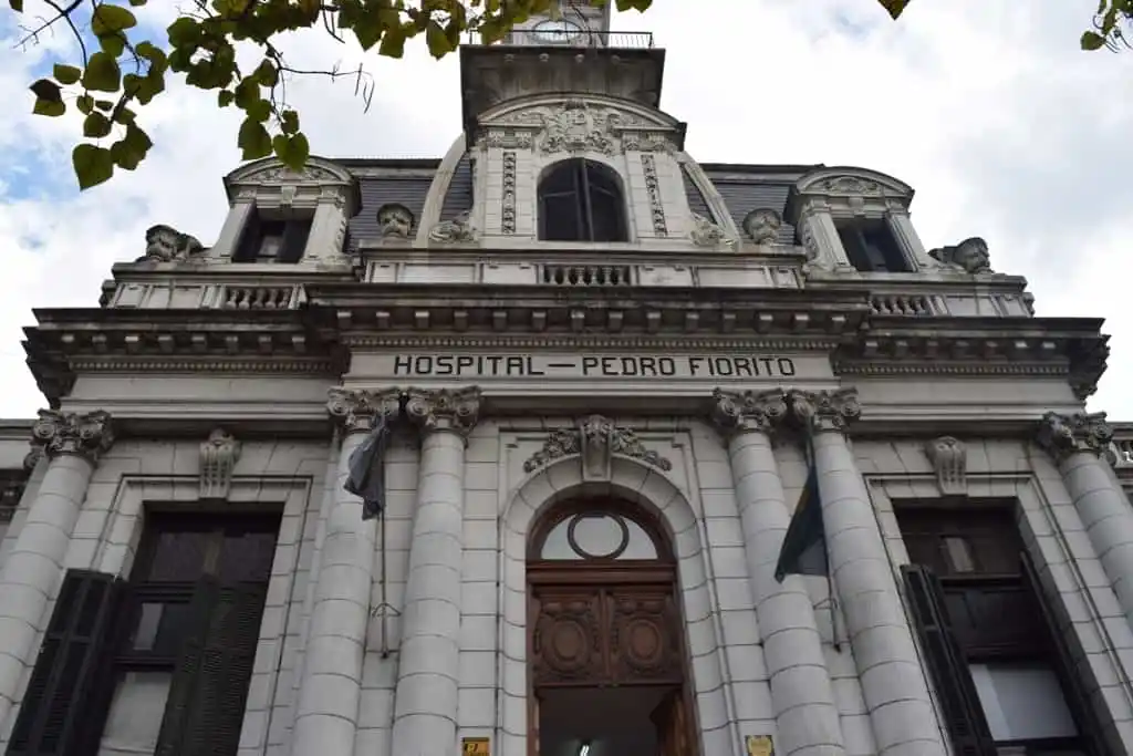 Avellaneda: Policía baleó a un adolescente de 15 años que lo asaltó junto a tres cómplices
