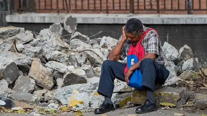 LAS ESPANTOSAS CIFRAS de la economía venezolana en 20 años de chavismo