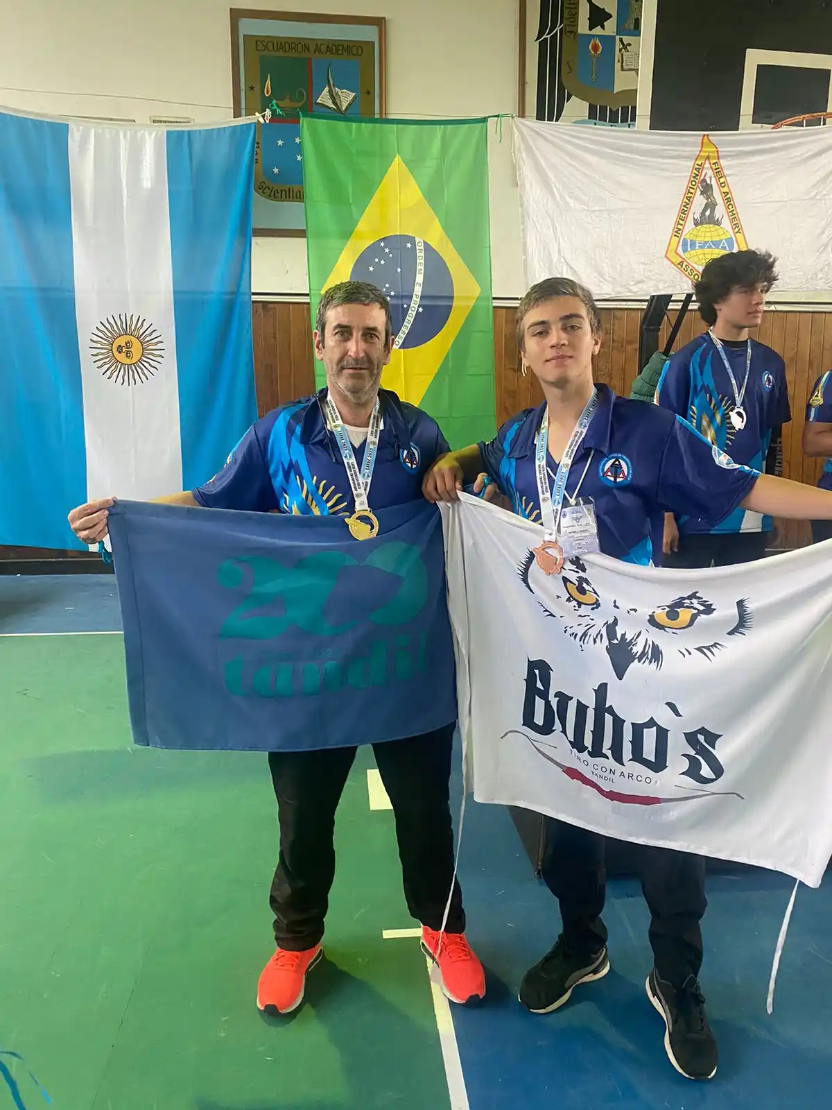 Guillermo y José María Fischer se lucieron en Ezeiza.