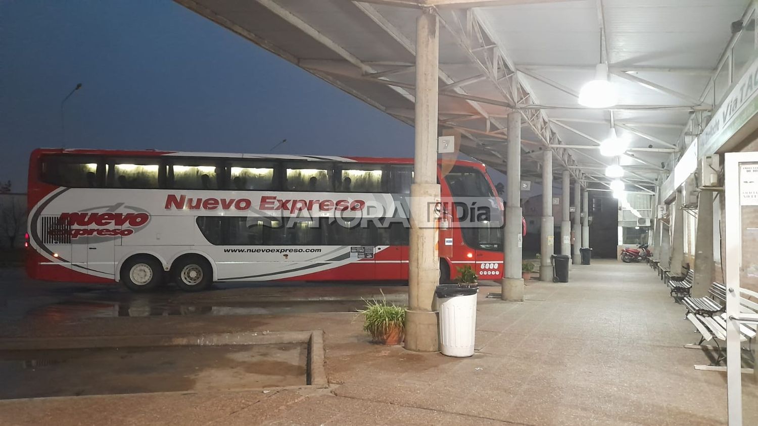 Por el corte del Puente Zárate-Brazo Largo, no se puede ingresar a Buenos Aires y suspendieron la salida de micros