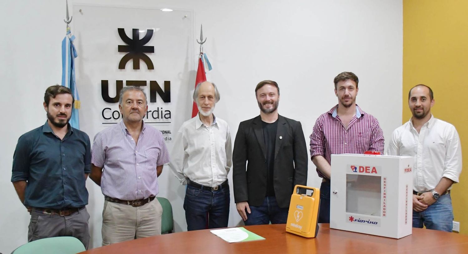 La municipalidad hizo entrega de un desfibrilador externo automático a la UTN Concordia