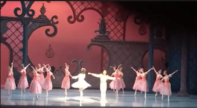 Vicente Nebrada creó la coreografía de El Cascanueces que se ha mantenido por 25 temporadas. Fotos Carmela Longo