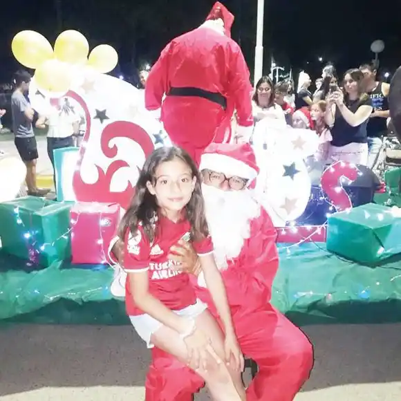 Papá Noel recorrió las calles