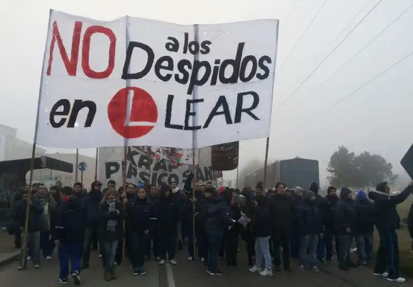 Conflicto en Lear: Trabajadores cortan colectora de Panamericana en Pacheco