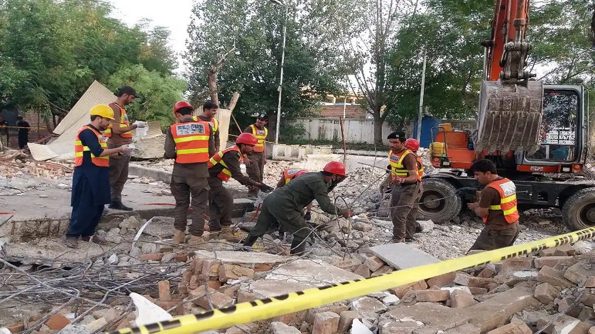 ATENTADO a una procesión deja más de 50 muertos en Pakistán