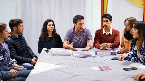 Rojas presenta propuestas e intensifica el diálogo con vecinos