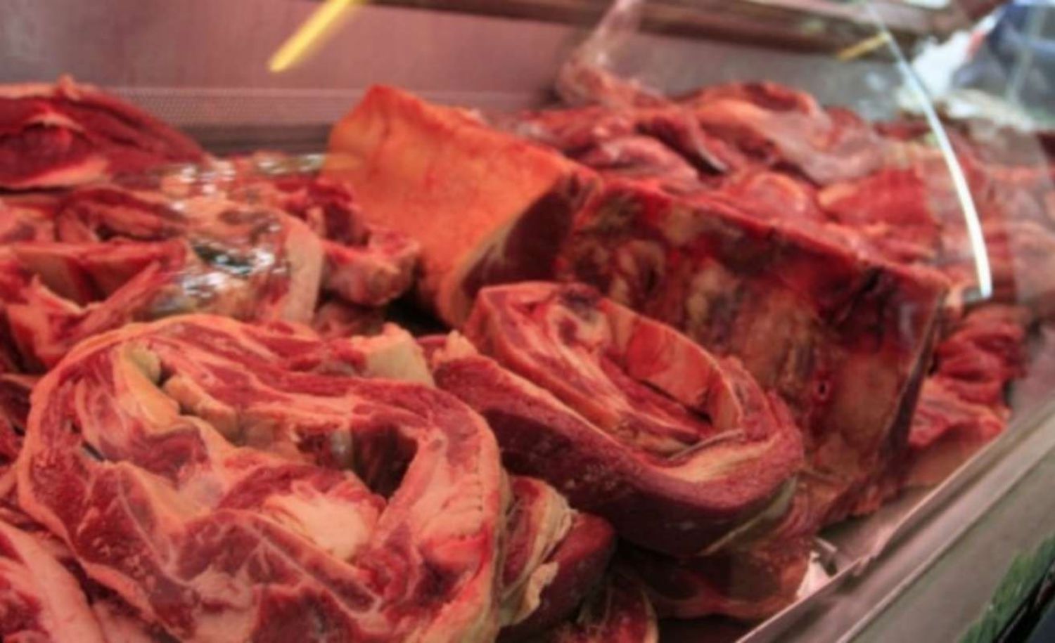 El limón subió más del 60% y el del asado 10% en noviembre