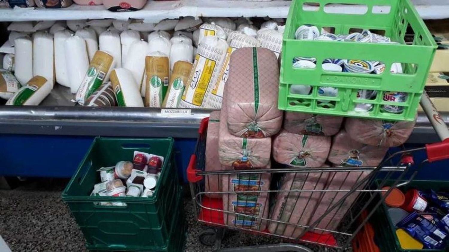 Clausuraron un comercio y decomisaron másde 80 kilos de alimentos en mal estado