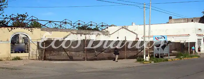 Demolición sin continuidad de obra en la esquina de 59 y 52