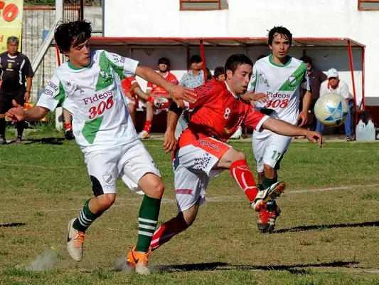 Un gol de otro planeta dejó las cosas igualadas 