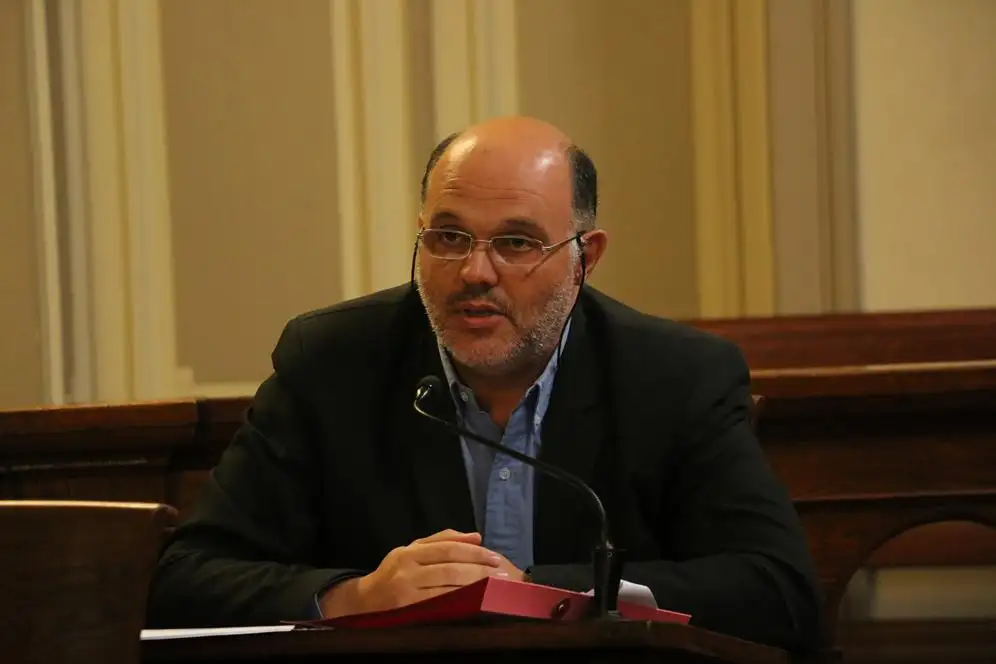 Presentan proyecto para prohibir el  giro a la izquierda en las avenidas