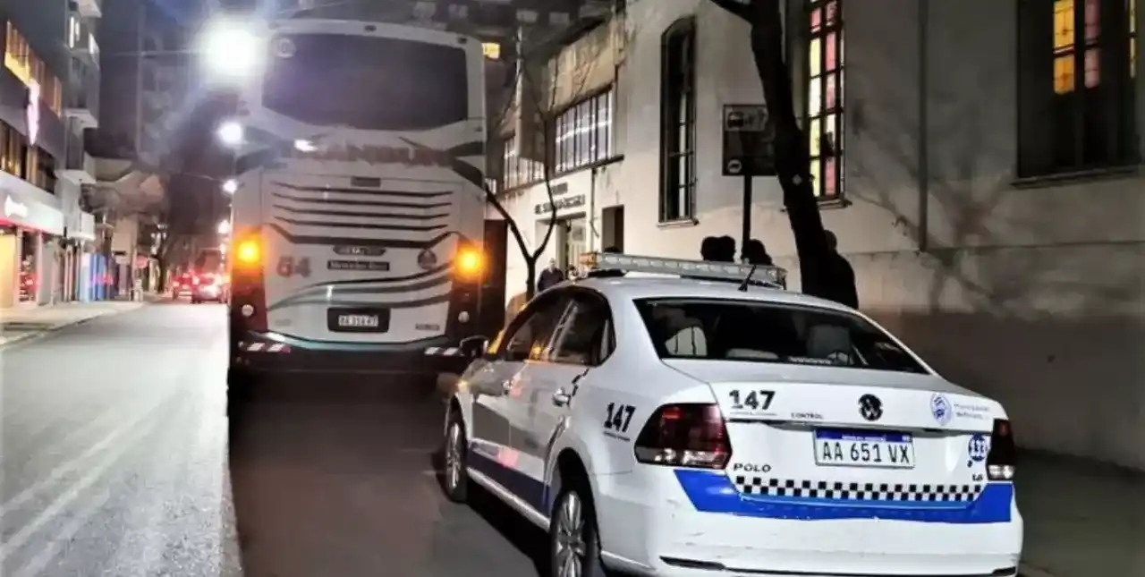 Positivos de cocaína en cuatro choferes suspendieron un viaje estudiantil de Rosario a Córdoba 