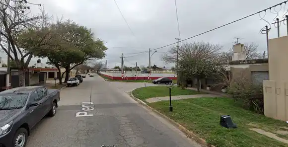 Un choque entre un auto y una moto en barrio Fasoli dejó un herido grave