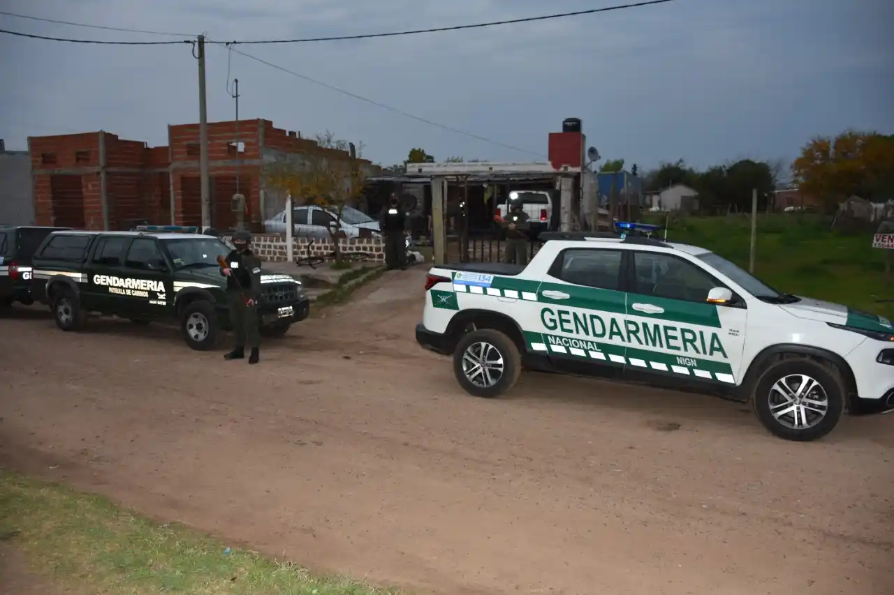 Secuestraron droga, armas y dinero: detuvieron a un hombre en la ciudad