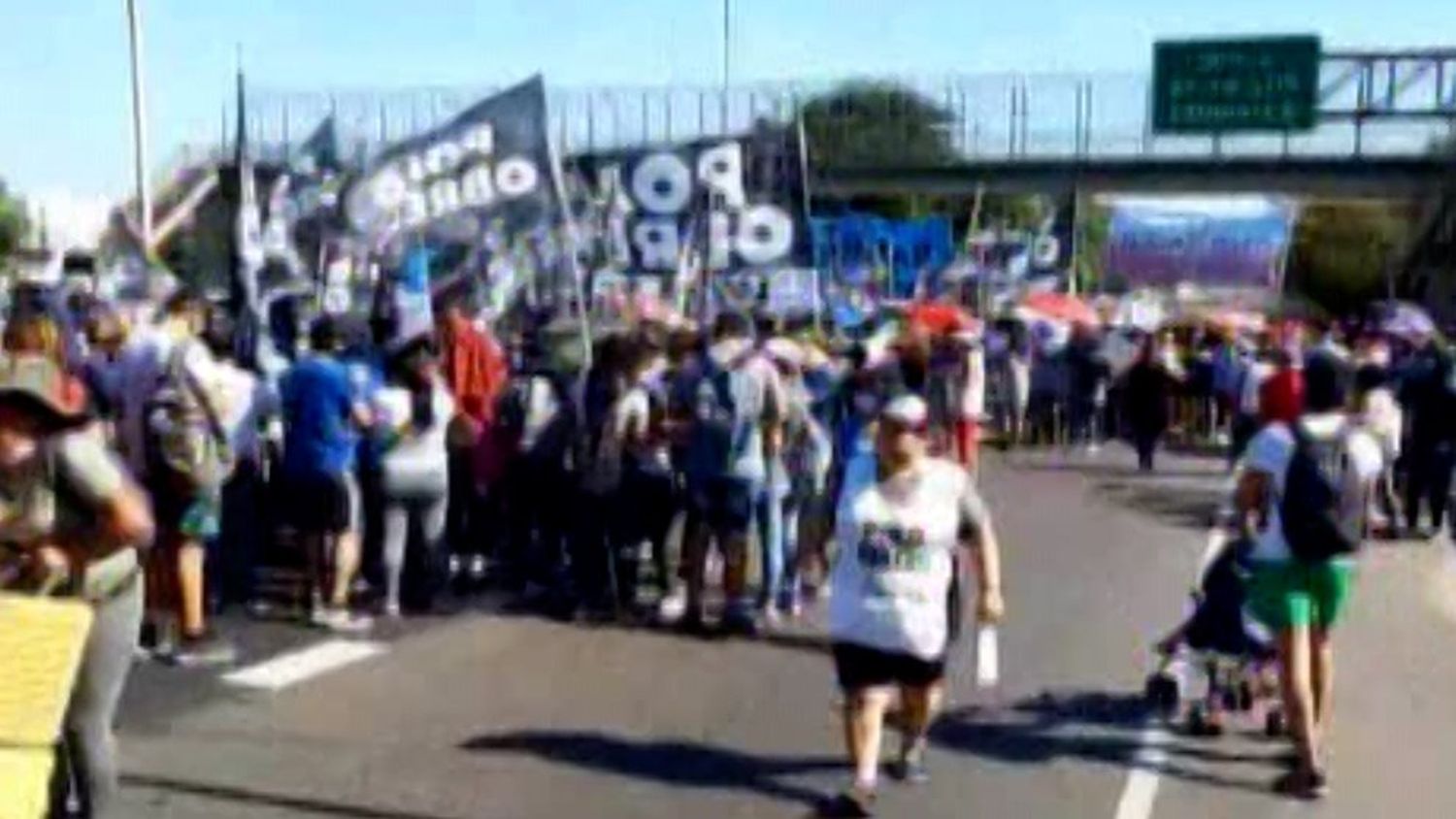 Dos marchas de piqueteros complican el tránsito de la Ciudad de Buenos Aires