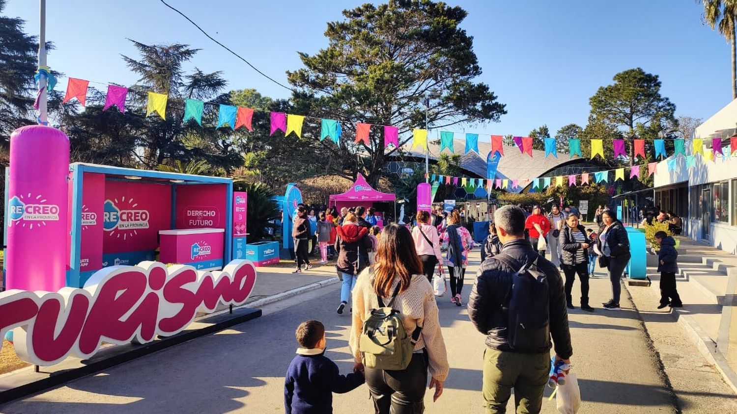 Últimos días del Escopark: Pista de hielo, laser shot, arquería y feria medieval