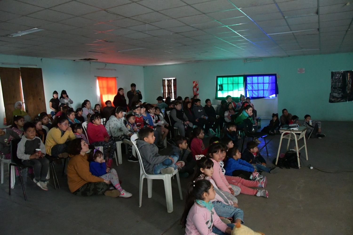 La Mesa Barrial de Barrio Parque organizó cine y merienda en vacaciones de invierno.