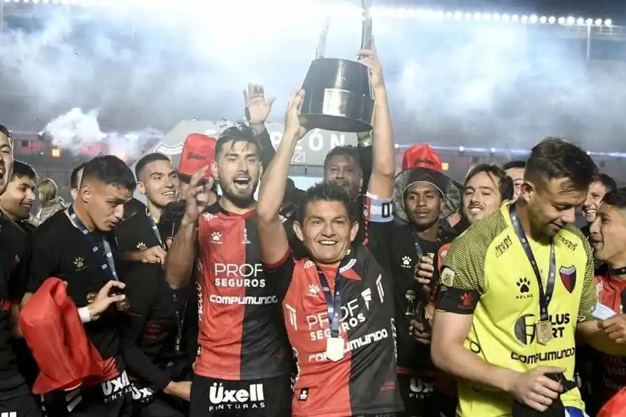 Sorpresa: “el Pulga” Rodríguez se va de Colón de Santa Fe