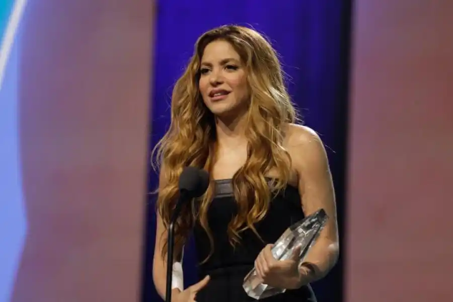 Shakira recibió el premio Mujer del Año de Billboard: “Solo una mujer puede llegar a amar hasta desgarrarse”