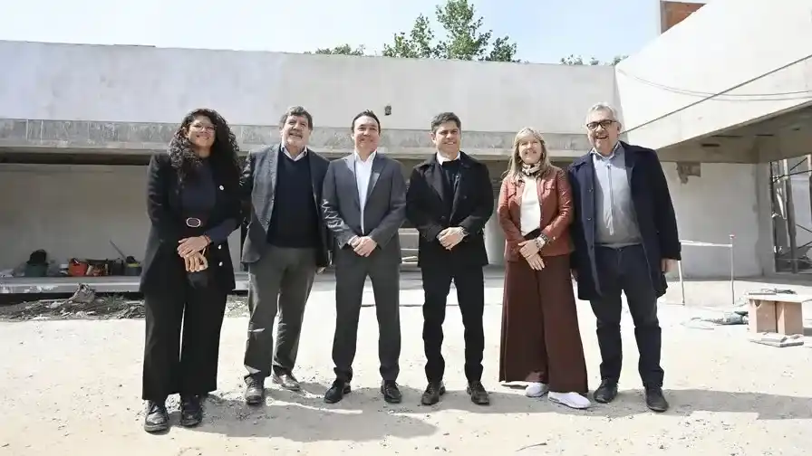 El gobernador de la provincia de Buenos Aires, Axel Kicillof, llega este martes a la Tercera sección electoral para recorrer e inaugurar obras.