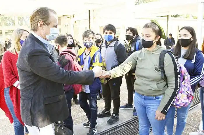 Bordet destacó el retorno a las clases presenciales con carga horaria completa