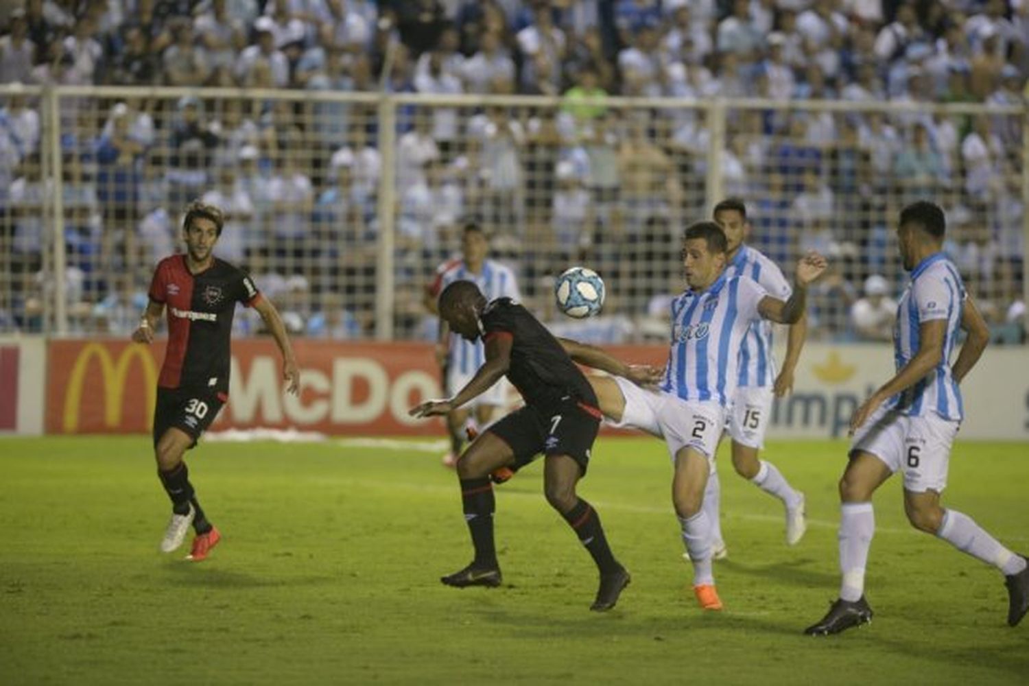 Atlético Tucumán y Newell's, en un empate entretenido