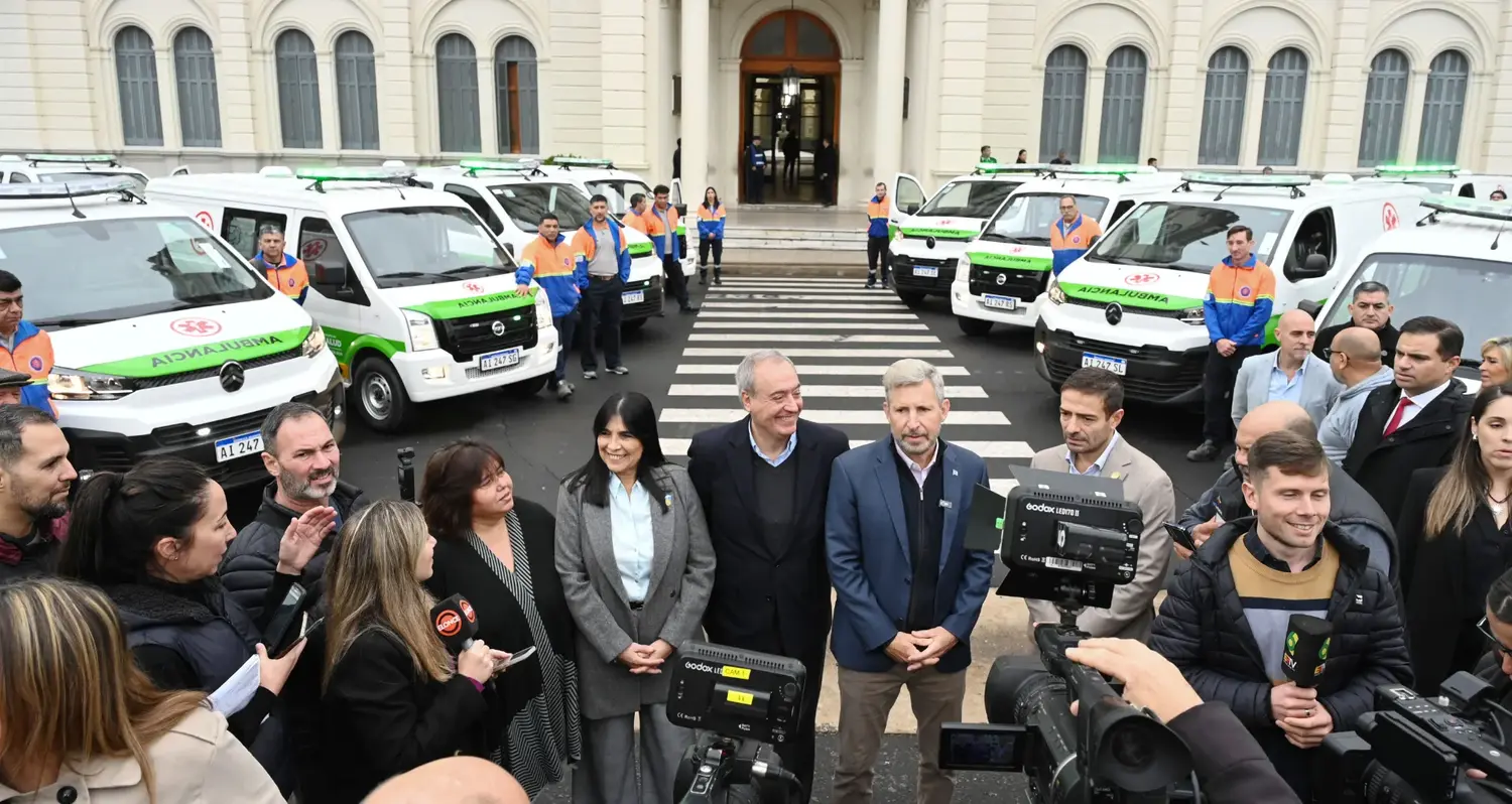 Entre Ríos refuerza el sistema sanitario con la incorporación de 24 ambulancias y nuevo equipamiento