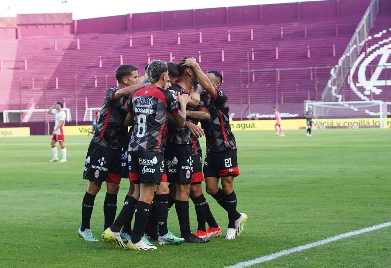 Barracas se acomodó arriba en la zona A.