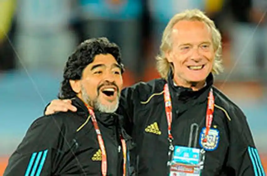 Signorini, sobre la salud de Maradona: «Estoy con mucha angustia y no me sorprende por como lo vi en su cumpleaños»