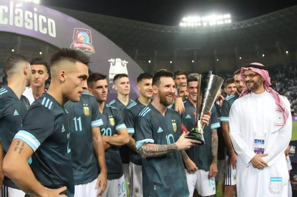 Con gol de Messi, Argentina venció a Brasil