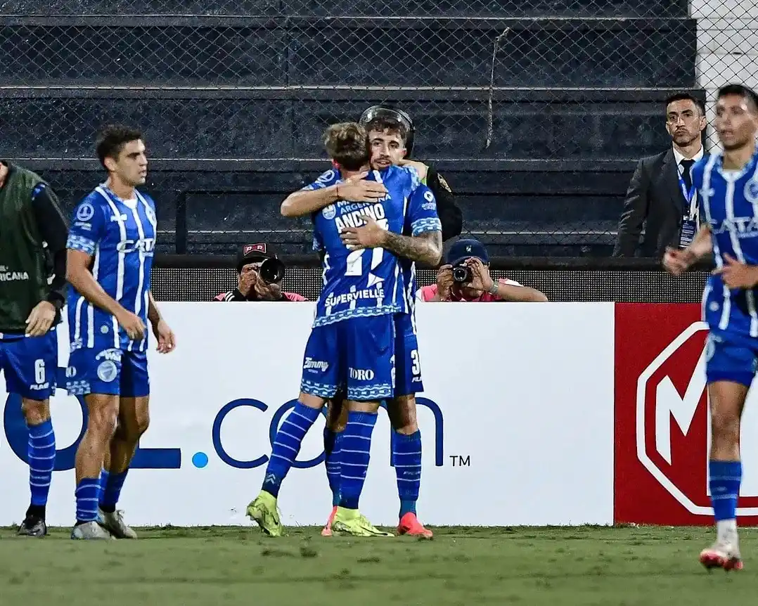 Agustín Auzmendi fue titular en la victoria de Godoy Cruz en Copa Sudamericana