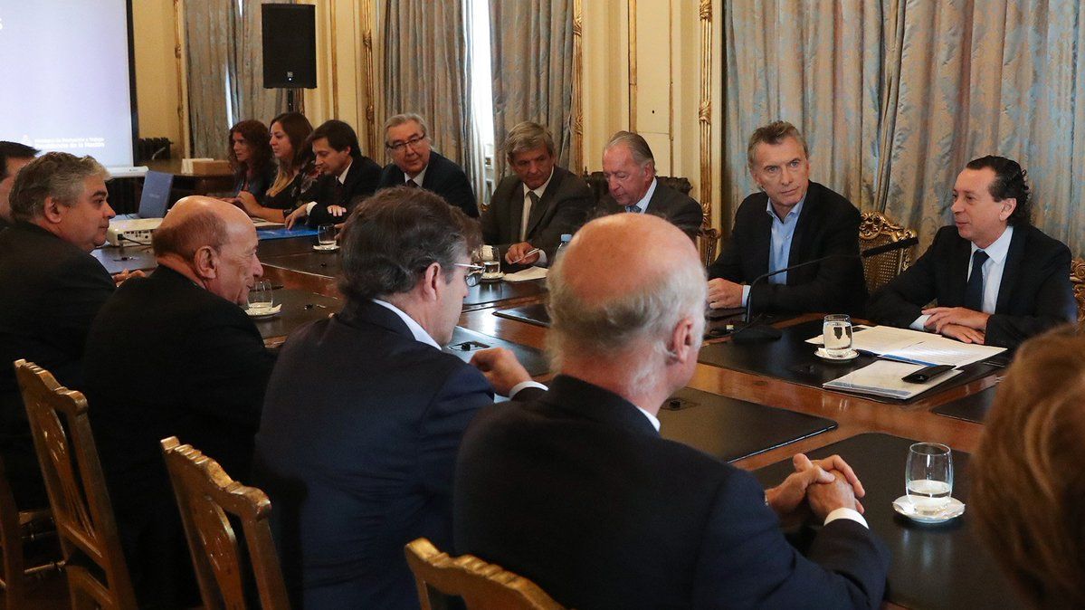 Macri les pidió a los empresarios que hagan público su apoyo a los precios congelados y aseguró que le ganará a Cristina Kirchner