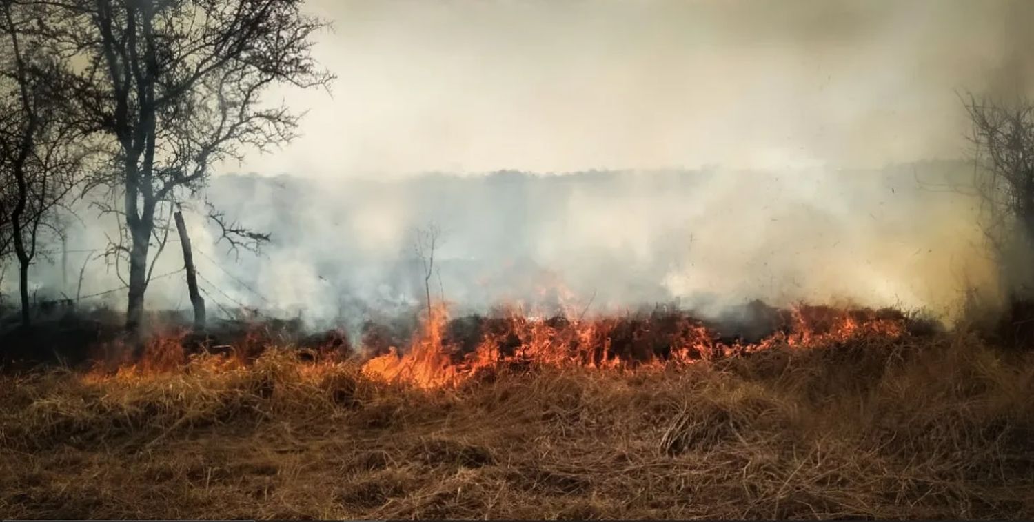 Entre Ríos refuerza la prohibición de quemas: medidas preventivas para Gualeguaychú