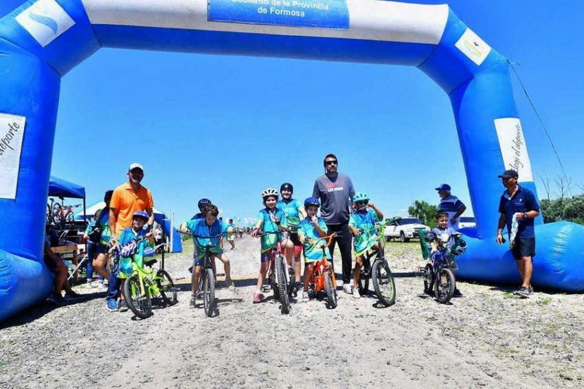 Imponente marco en la carrera de mountain bike por la biosfera
