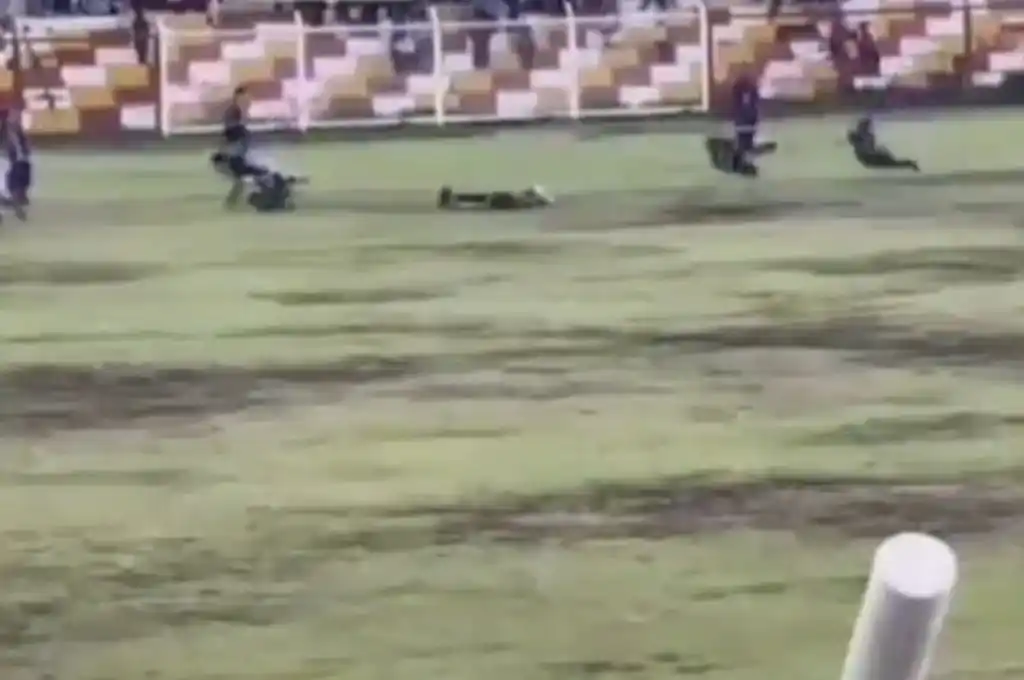 Cayó un rayo durante un partido de fútbol