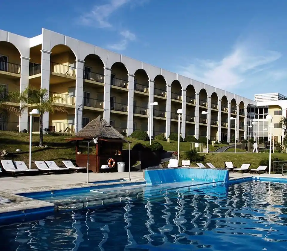 Hotel Sol Victoria, una ventana preferencial al río