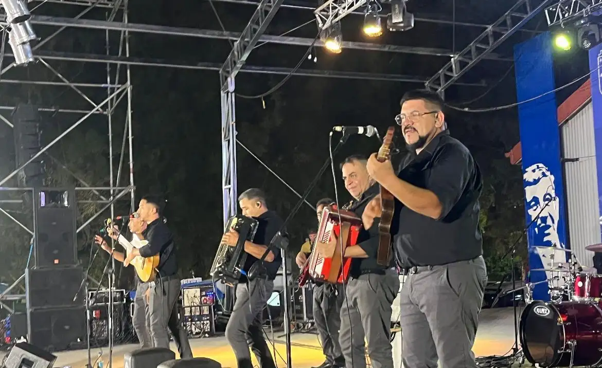 El escenario Luis Landriscina se vistió de gala para recibir a la nueva edición del festival