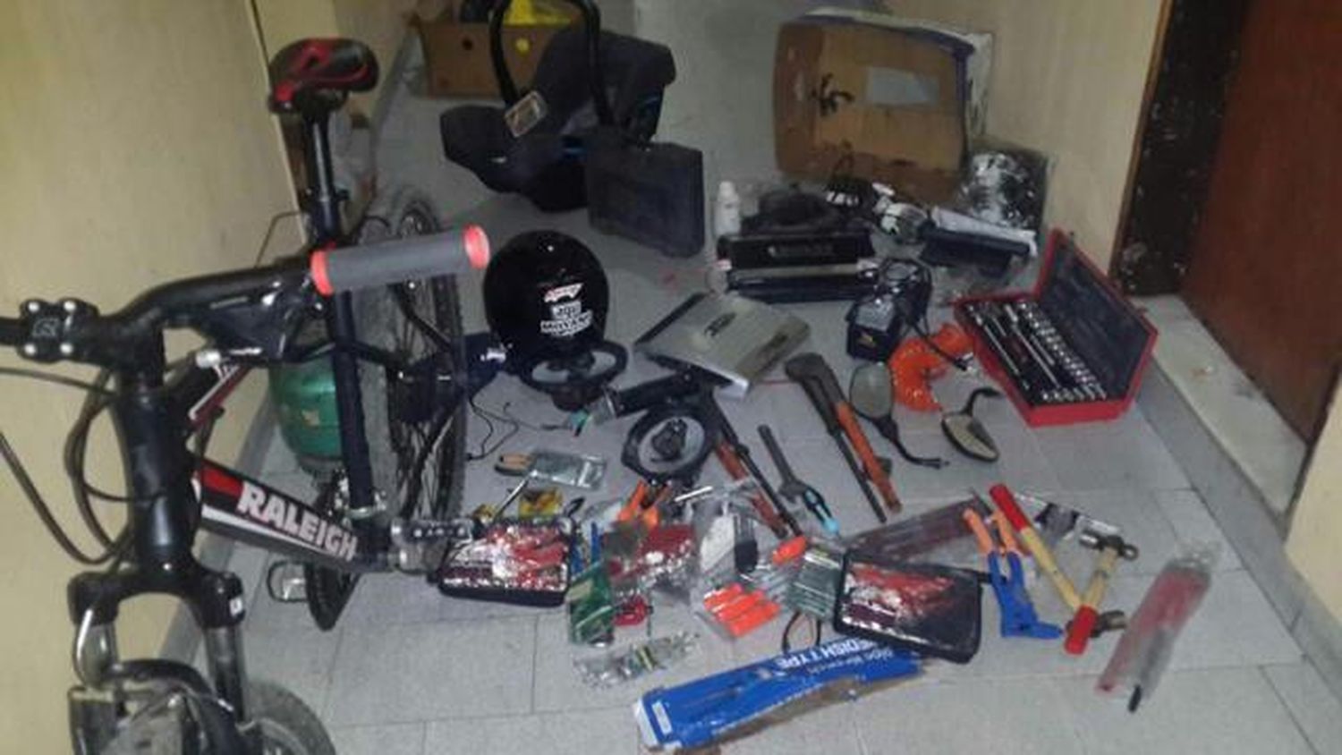 Allanamientos, secuestros y detenidos