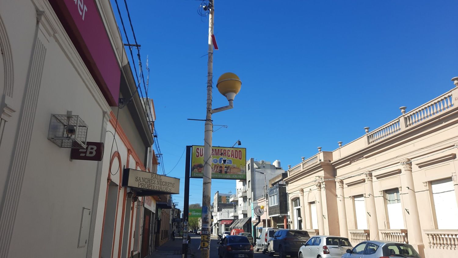 Piden plan de restauración de las columnas de alumbrado público