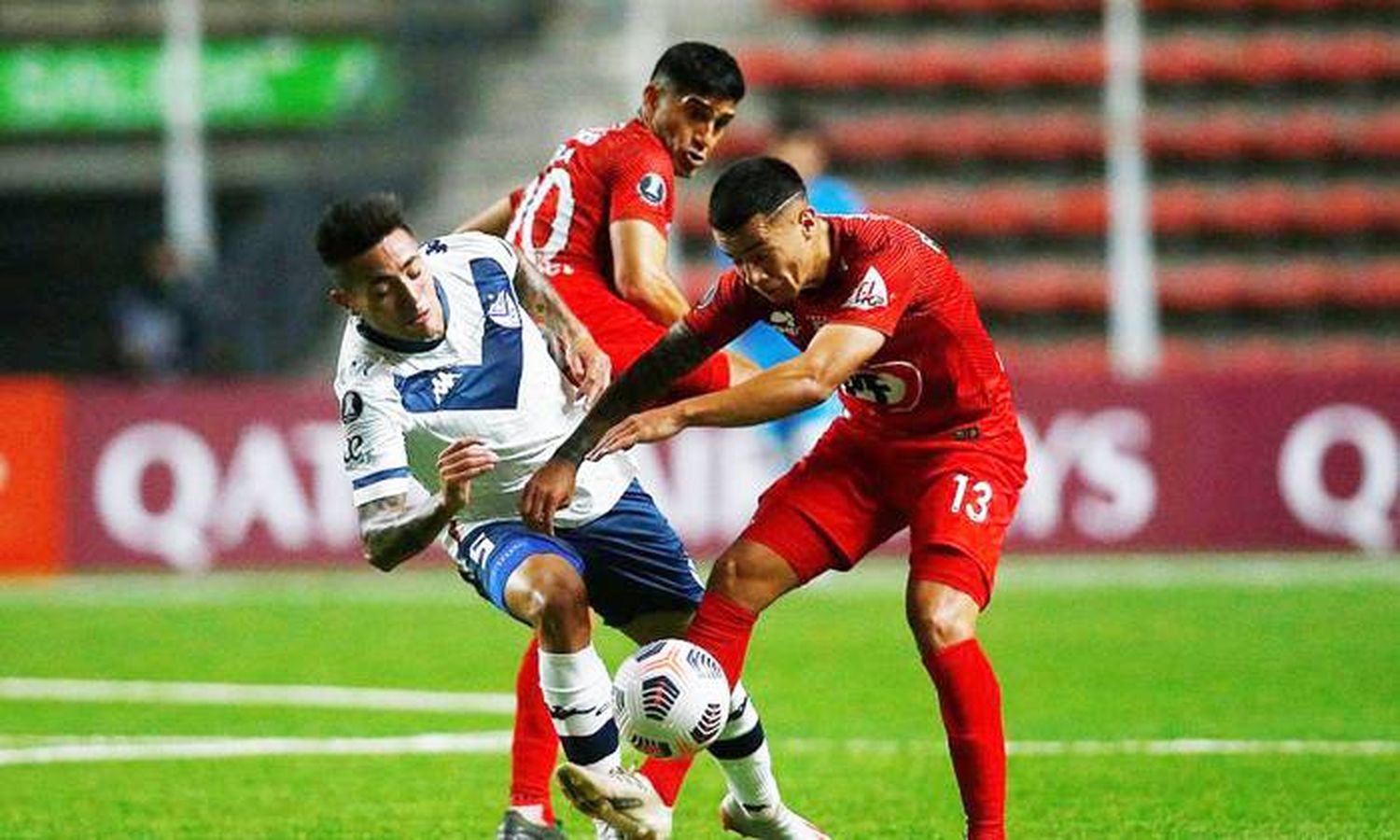 Vélez se impuso ante  Unión La Calera en Chile